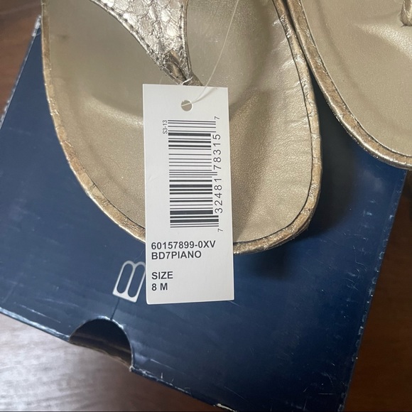 NIB Gold Bandolino sandals 8M - Picture 3 of 5